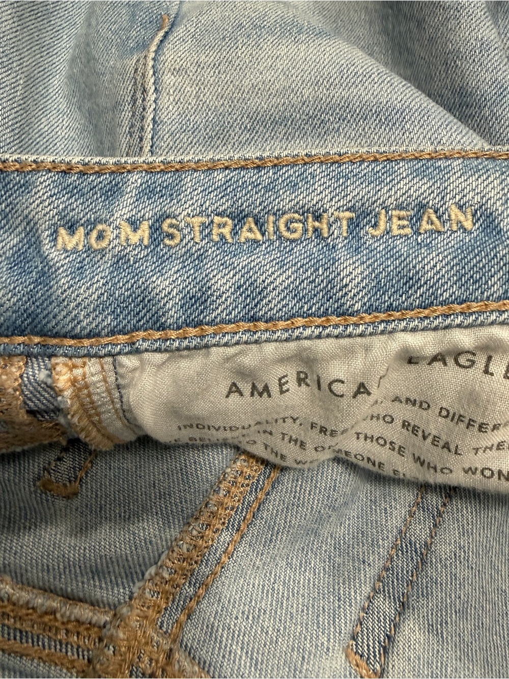 2/$30 American Eagle Light Wash Mom Straight Distressed Jeans Size 6 R #2448 - Picture 7 of 8